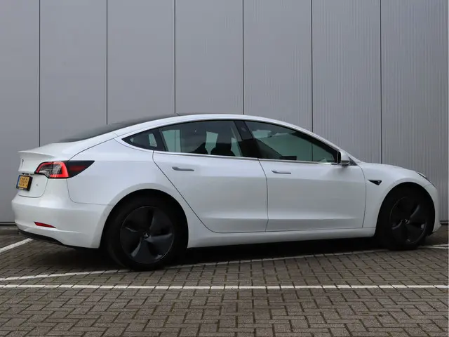 Tesla Model 3 Standard RWD Plus 60 kWh 2019 Elektrisch 6