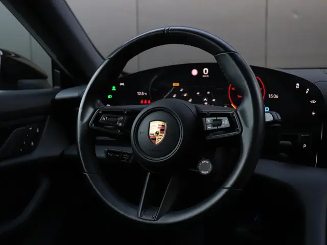 Porsche Taycan Sport Turismo 79 kWh 2022 Elektrisch 25