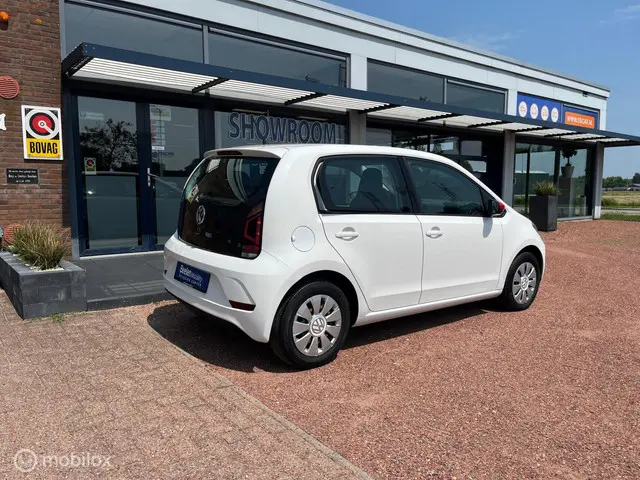 Volkswagen up! 1.0 BMT move up! 2018 Benzine 5