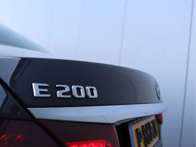 Mercedes-Benz E-Klasse 200 Luxury 2022 Hybride Benzine 17
