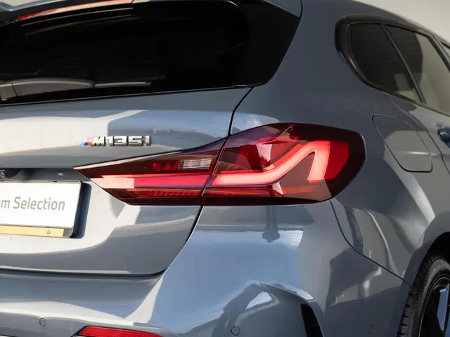 BMW 1 Serie M135i xDrive 2021 Benzine 14