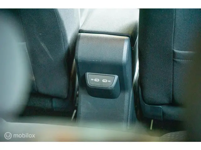 Volkswagen Polo 1.0 TSI Life Business 2022 Benzine 31