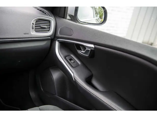 Volvo V40 1.5 T3 Polar+ Sport 2019 Benzine 27