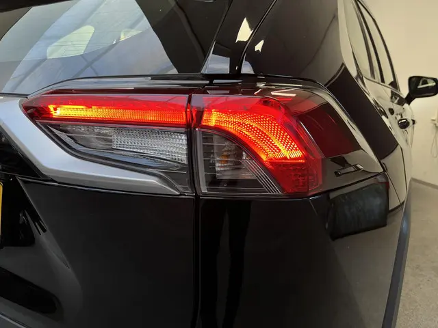 Toyota RAV4 2.0 VVT-iE Business 2022 Benzine 38