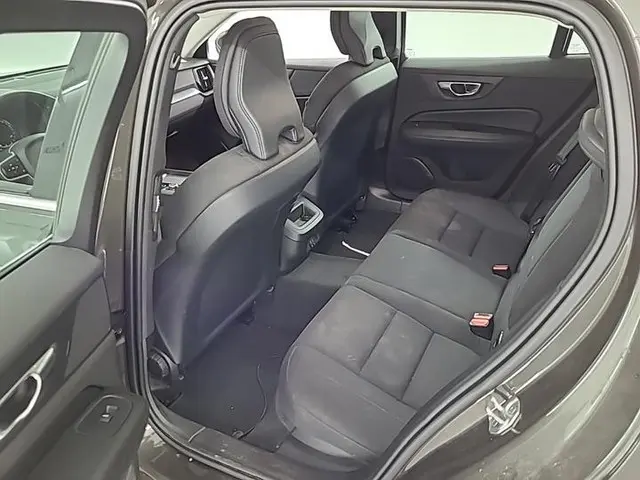 Volvo V60 2.0 B3 Momentum Business 2021 Benzine 5