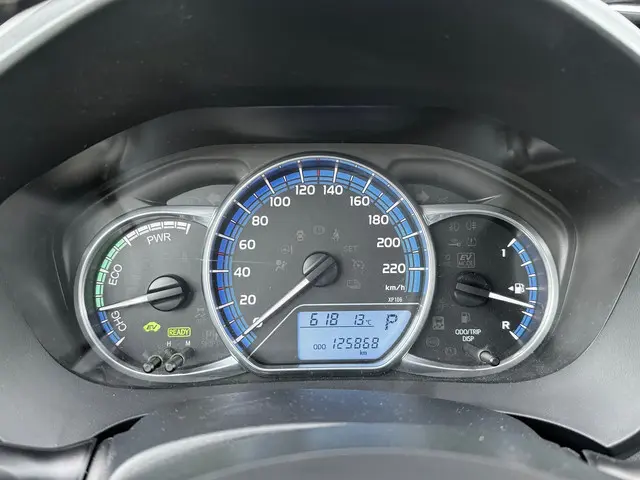 Toyota Yaris 1.5 Hybrid Dynamic 2014 Hybride Benzine 20