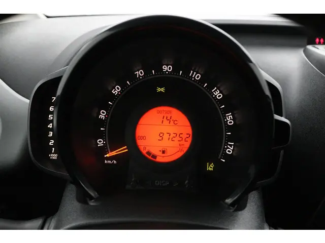 Toyota Aygo 1.0 VVT-i x-cite 2019 Benzine 6