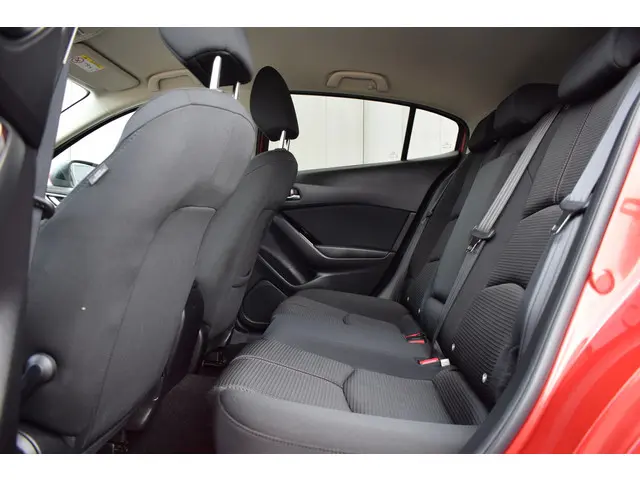 Mazda 3 2.0 SkyActiv-G 120 GT-M 2017 Benzine 8