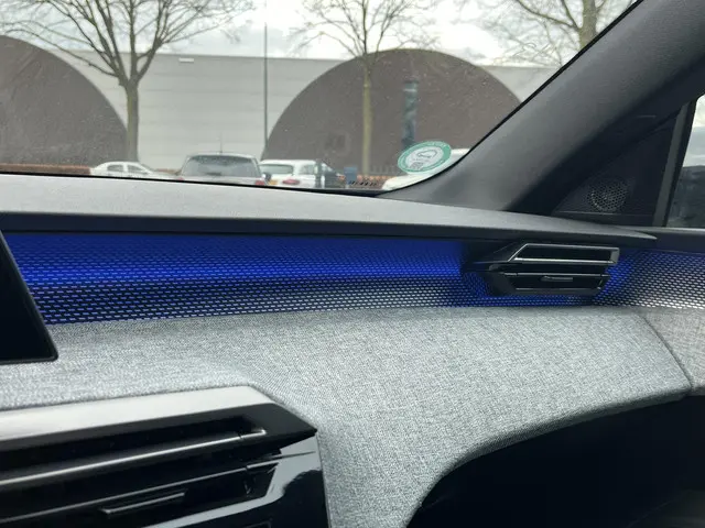 Peugeot e-3008 GT Avantage 210 73 kWh 2024 Elektrisch 29