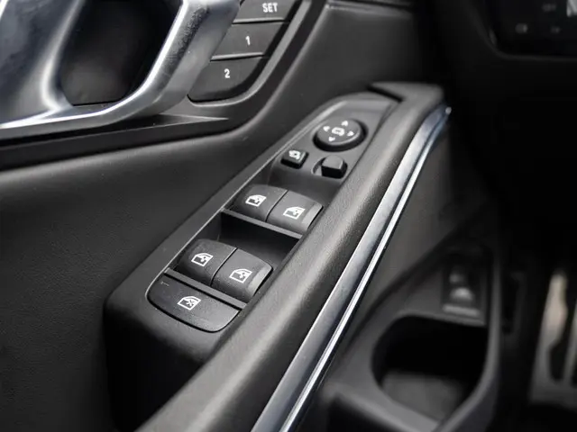 BMW M3 Touring xDrive Competition 2024 Benzine 39