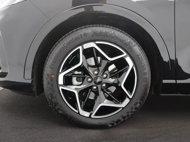 Ford Kuga 2.5 FHEV 190PK ST-Line 2025 Hybride Benzine 31