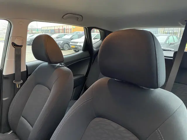 Hyundai ix20 1.4i i-Vision 2015 Benzine 13