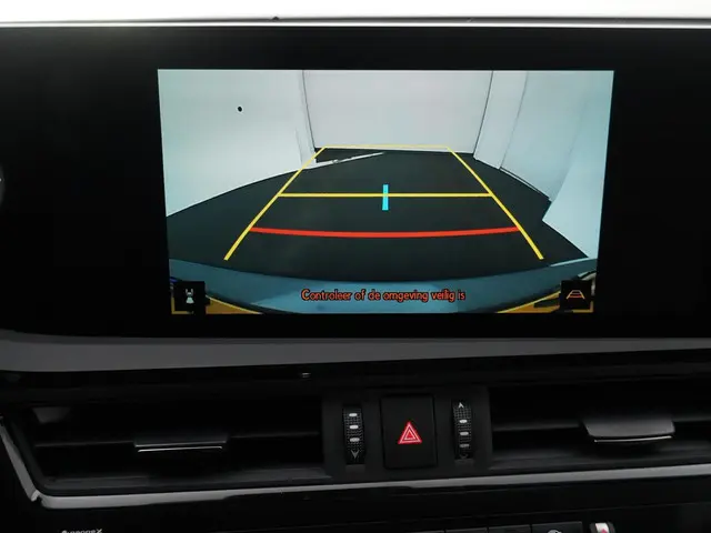 Lexus ES 300h Business Line 2023 Hybride Benzine 7