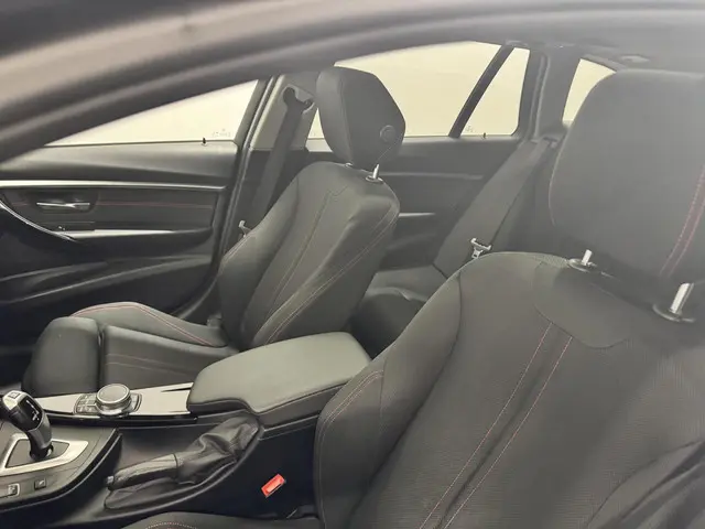 BMW 3 Serie 340i Touring Sportline 340i 2019 Benzine 4