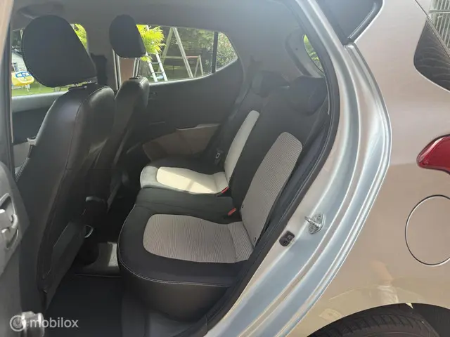 Hyundai i10 1.0i i-Motion Comfort 2015 Benzine 9