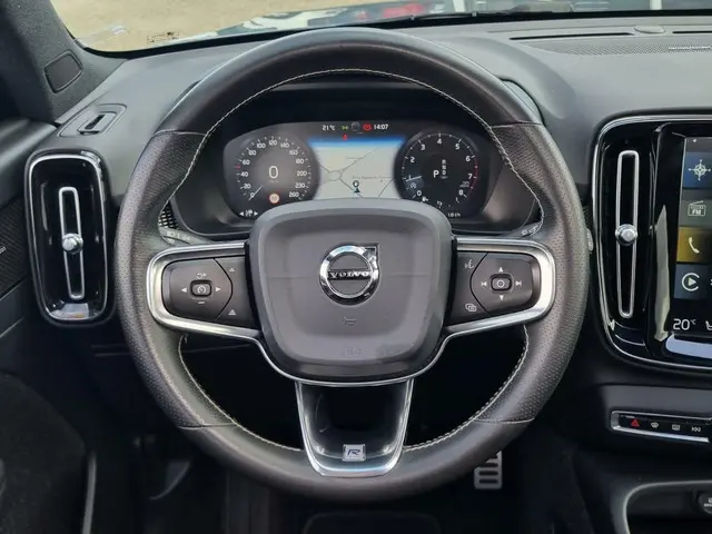 Volvo XC40 2.0 T5 AWD R-Design | PANO | LED | H&K | 2020 Benzine 6