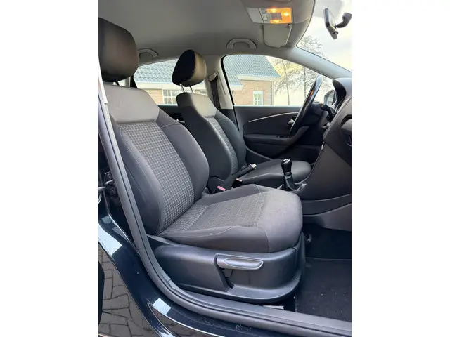 Volkswagen Polo - 1.2 TSI Comfortline - 2015 2015 Benzine 18