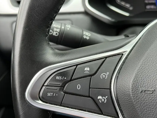 Renault Captur 1.3 140 techno 2023 Benzine 19