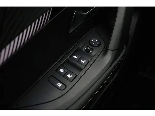 Peugeot 2008 1.2 PureTech 100 Allure 2024 Benzine 18