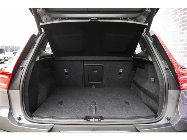 Volvo XC40 2.0 T4 Momentum 2019 Benzine 27