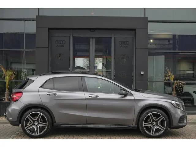 Mercedes-Benz GLA GLA180 AMG 122pk 2019 Benzine 6