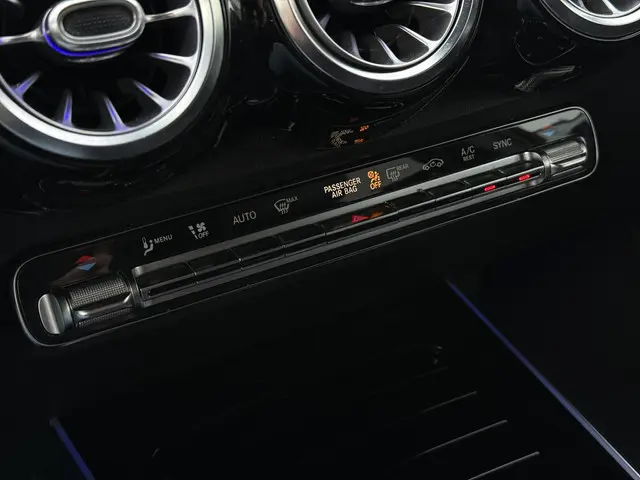 Mercedes-Benz GLB Aut. 180 Sol. AMG Edition 2021 Benzine 29