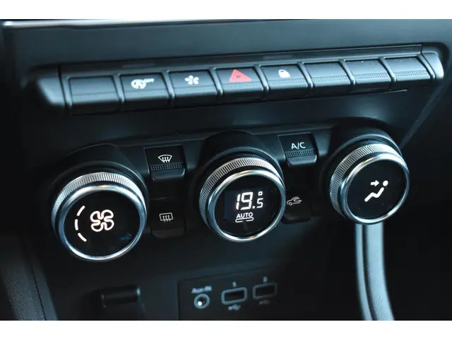 Renault Captur Mild Hybrid 160 PK Techno 2022 Benzine 17