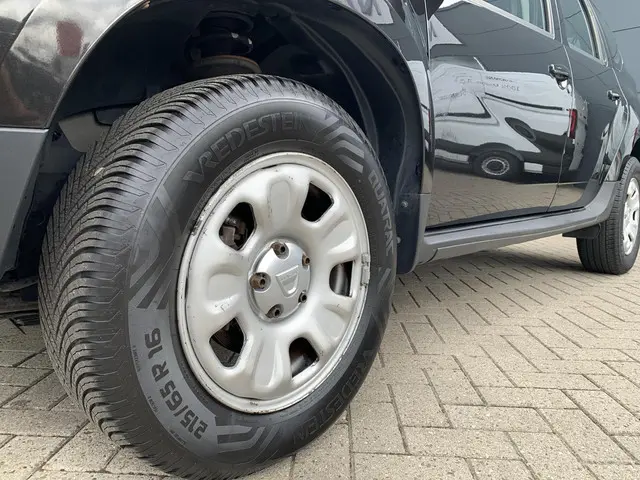 Dacia Duster 1.2 TCe 4x2 Lauréate 2014 Benzine 24