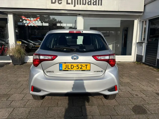 Toyota Yaris 1.5 Hybrid Design 2018 Hybride Benzine 9