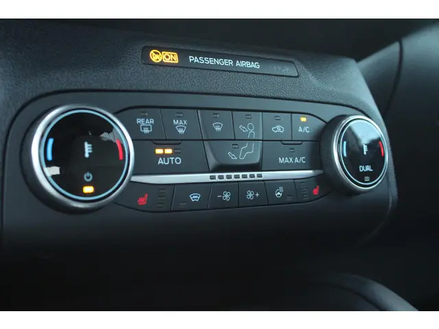 Ford Kuga 2.5 PHEV ST-Line 2024 Hybride Benzine 28