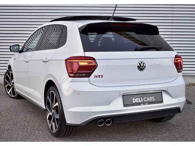 Volkswagen Polo 2.0 TSI GTI 200pk 2018 Benzine 3