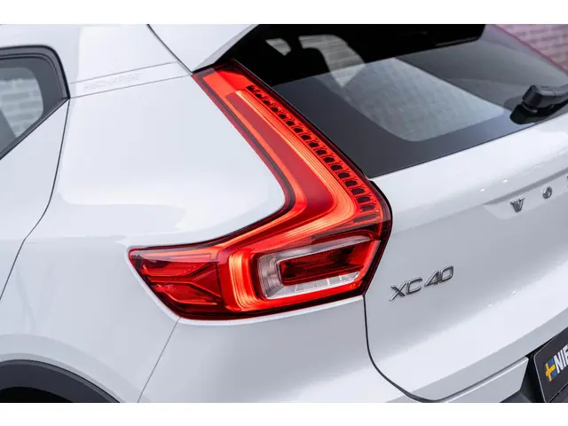 Volvo XC40 Plug-in Hybrid T5 Core 2023 Hybride Benzine 12