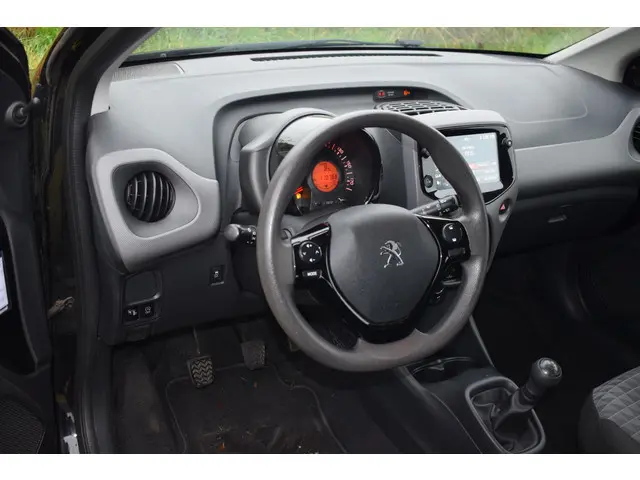 Peugeot 108 1.0 e-VTi Active 2020 Benzine 24