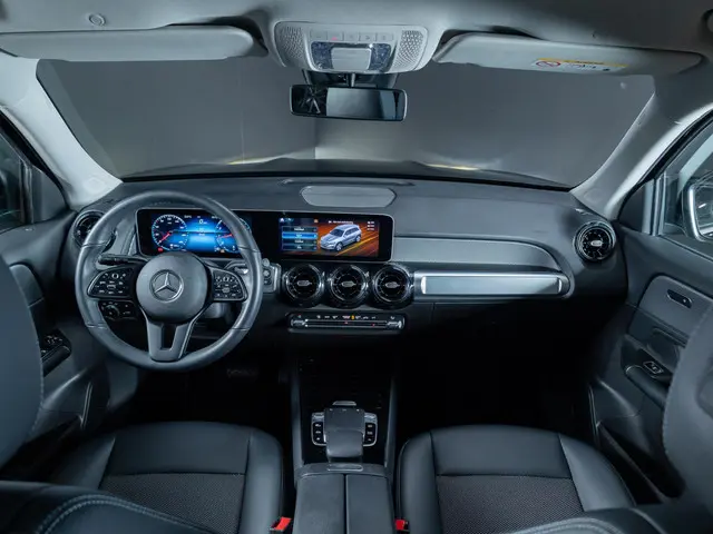 Mercedes-Benz GLB 200 Business Solution 2020 Benzine 9