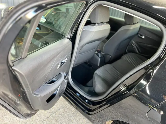 Peugeot 208 1.2 PureTech Active 2020 Benzine 32