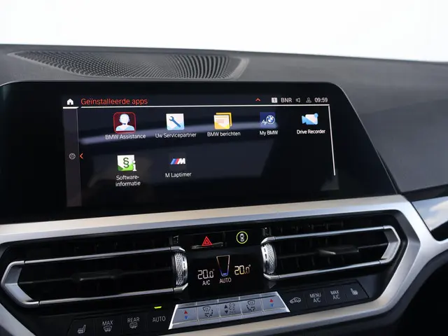 BMW 3 Serie Touring 320i Executive Edition 2020 Benzine 29