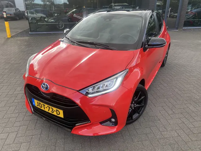 Toyota Yaris 1.5 Hybrid Executive 2023 Hybride Benzine 8