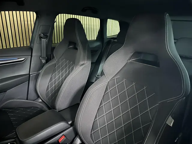 Škoda Karoq 1.5 TSI ACT Sportline Business 2020 Benzine 10