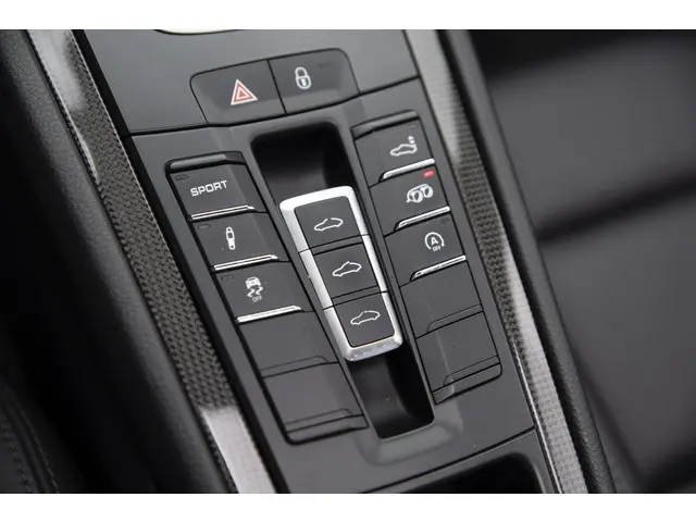 Porsche 911 3.0 Carrera 2018 Benzine 43