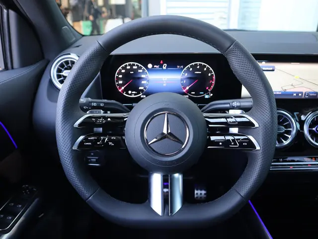 Mercedes-Benz GLA 180 AMG Line 2025 Benzine 13