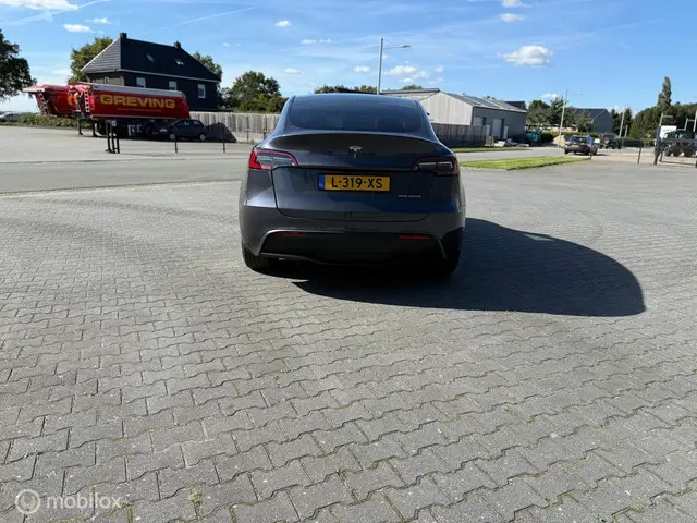 Tesla Model Y Long Range AWD 75 kWh 2021 Elektrisch 4
