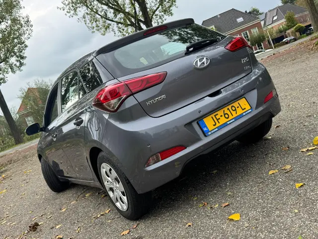 Hyundai i20 1.2 HP i-Motion /NAP/Airco/cruise/ 2016 Benzine 4
