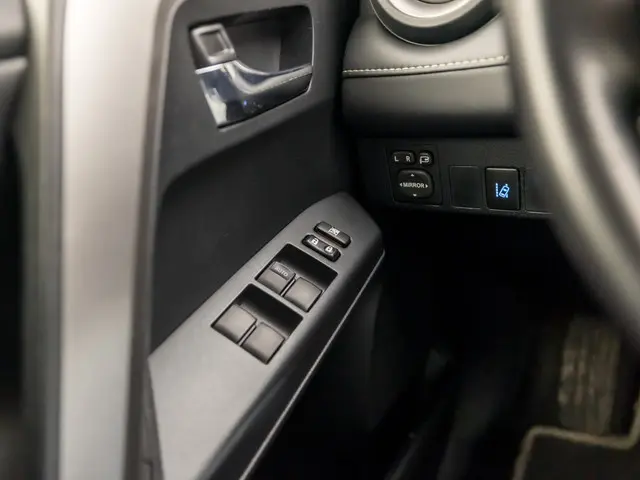 Toyota RAV4 2.5 Hybrid Sport 2016 Hybride Benzine 21