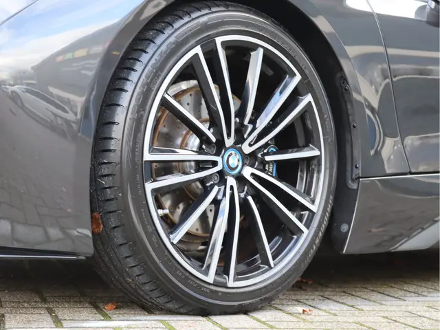BMW i8 Roadster 1.5 2019 Hybride Benzine 12