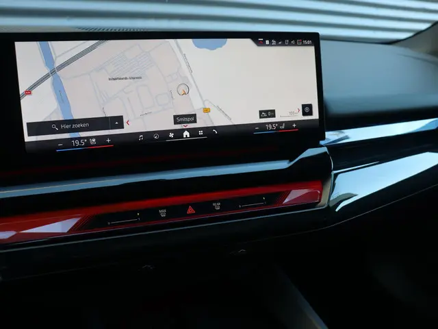 BMW 5 Serie Touring 550e xDrive 2025 Hybride Benzine 18