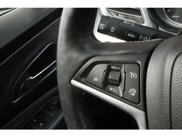 Opel Mokka 1.6 Cosmo 2016 Benzine 16