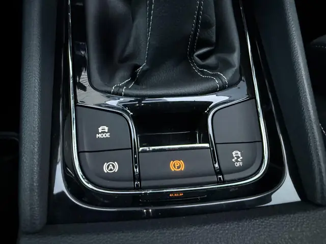 Škoda Karoq 1.5 TSI ACT Sportline Business 2021 Benzine 29