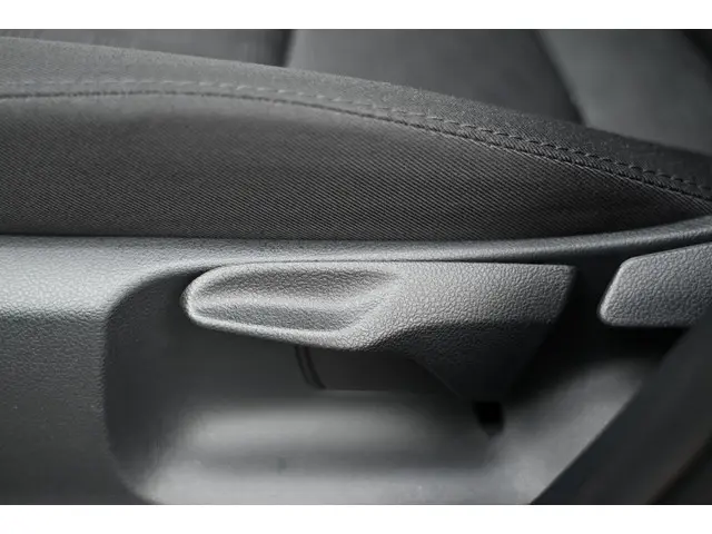 Mazda 2 Hybrid 1.5 Centre-line 2025 Hybride Benzine 18