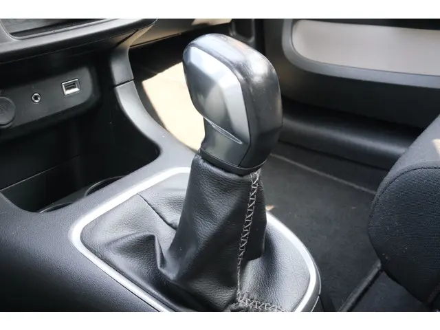 Citroën C3 PT82 Shine 2017 Benzine 35