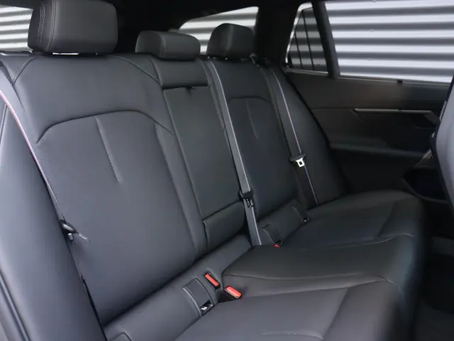 BMW M5 Touring 2026 Hybride Benzine 10